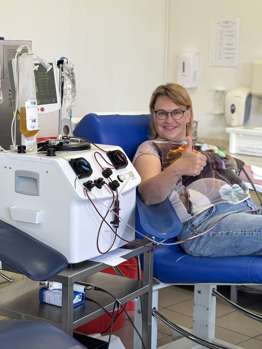 Pani Ewa - moc pozytywnej energii i cudny uśmiech. Pozdrawiamy serdecznie