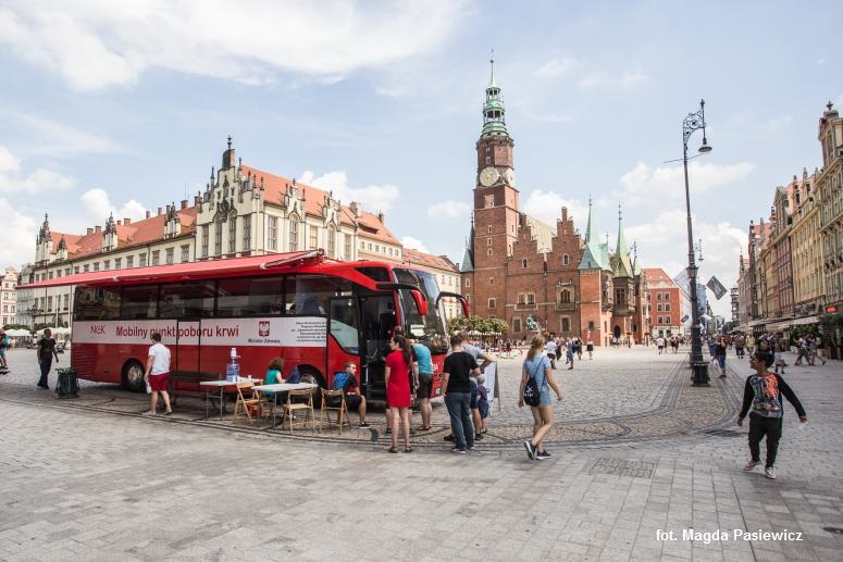 W czwartek będziemy pobierać na Placu Solnym, w poniedziałek pod Sky Tower. Przyjdziesz?